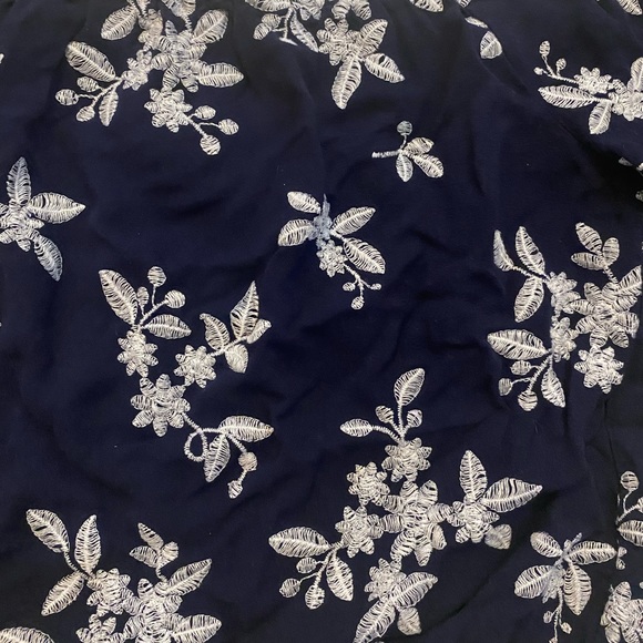 Aeropostale Embroidered Floral Elastic Wrist Waist Off Shoulder Crop Top - Picture 2 of 4